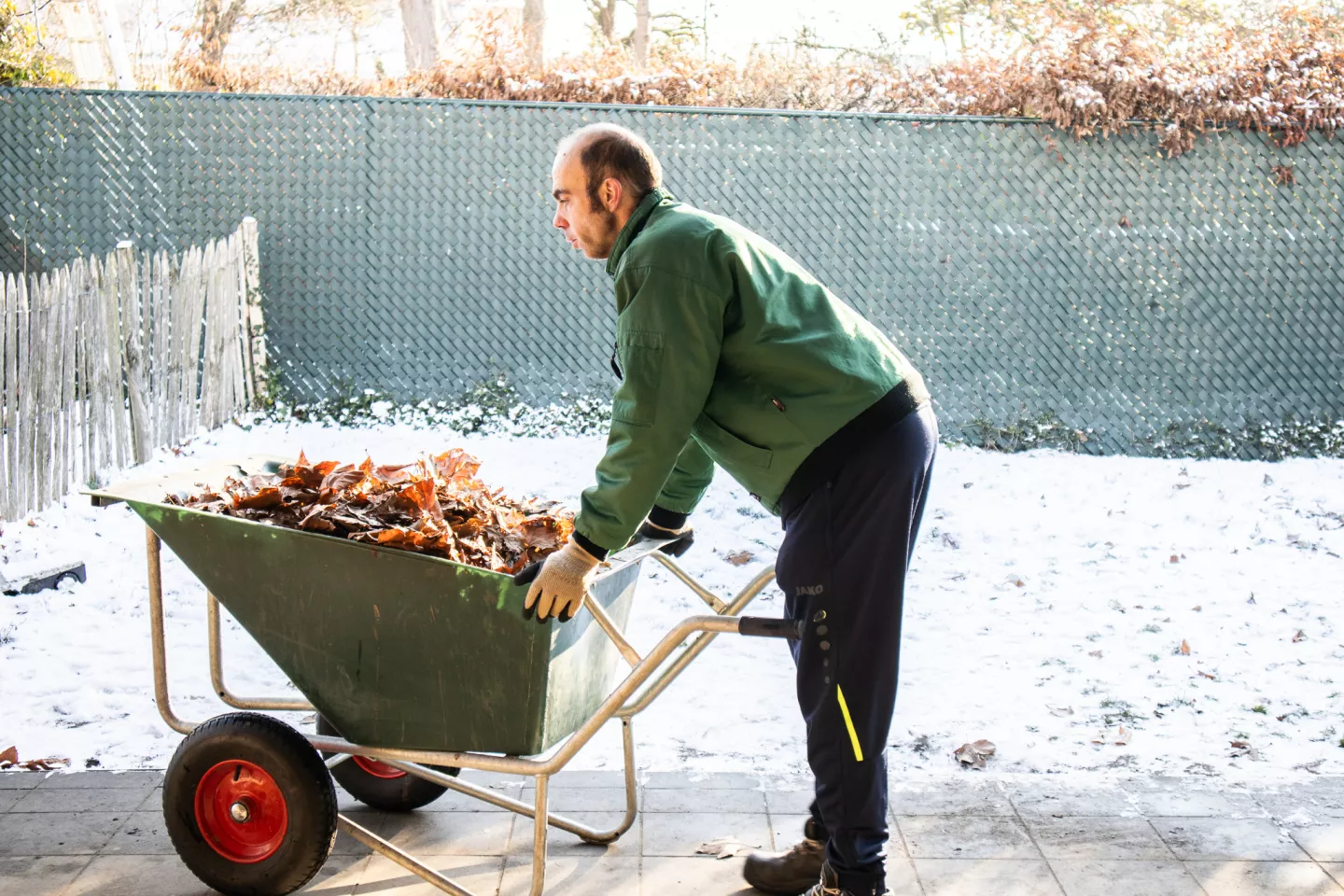 Den Atelier: groenonderhoud school