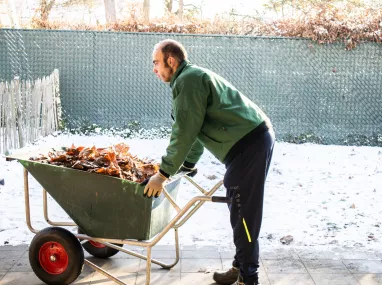 Den Atelier: groenonderhoud school
